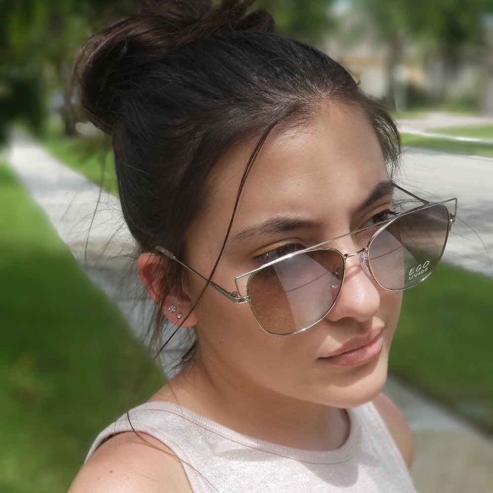 SILVER CAT-EYE MIRRORED SUNGLASSES SILVER LENS - Picture 2 of 4